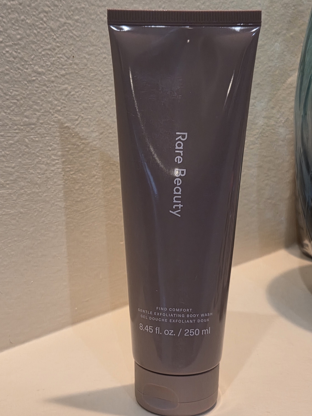 Rare Beauty Find Comfort Gentle Exfoliating Body Wash 8.45 oz